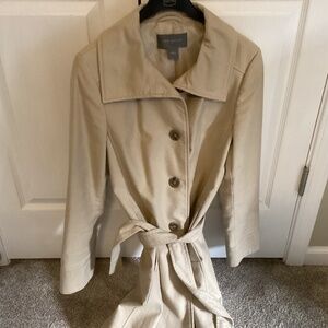 Ann Taylor Trench Coat With Brown Accent Buttons Beige Camel Color Size 8